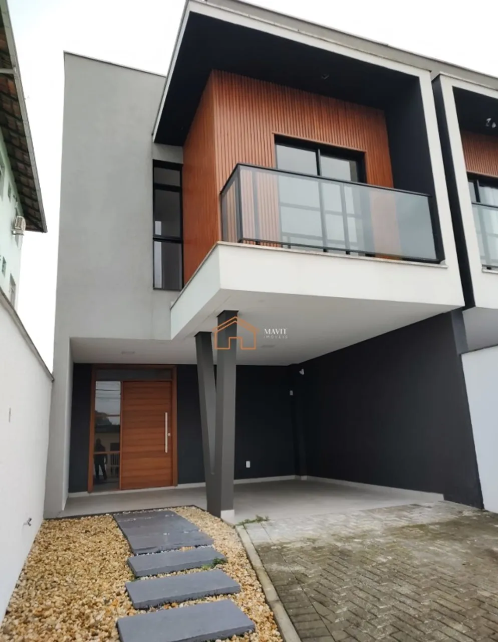 Sobrado Alto Padrão no Bairro Floresta - Moderno, Espaçoso e Pronto pra Morar!