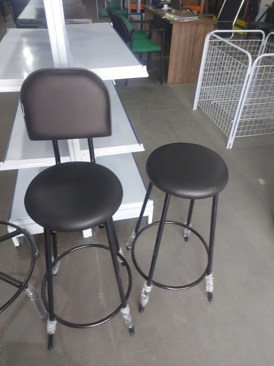 BANQUETAS ALTA, COM E SEM ENCOSTO-CHAME ZAP 71- *
