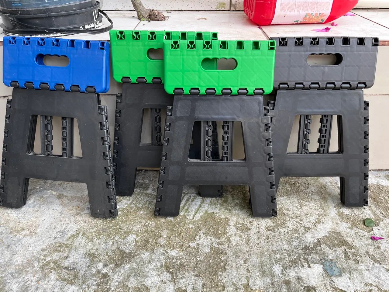 Stool new, 25 reais each
