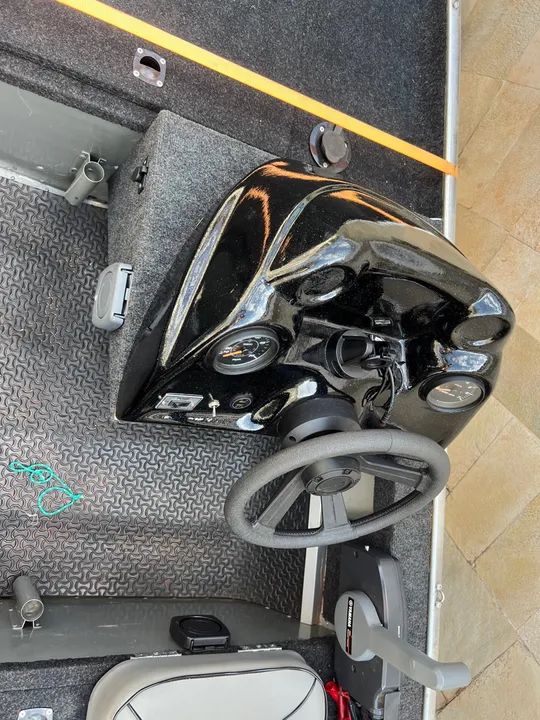 Barco de alumínio com motor e carretinha - Foto 6