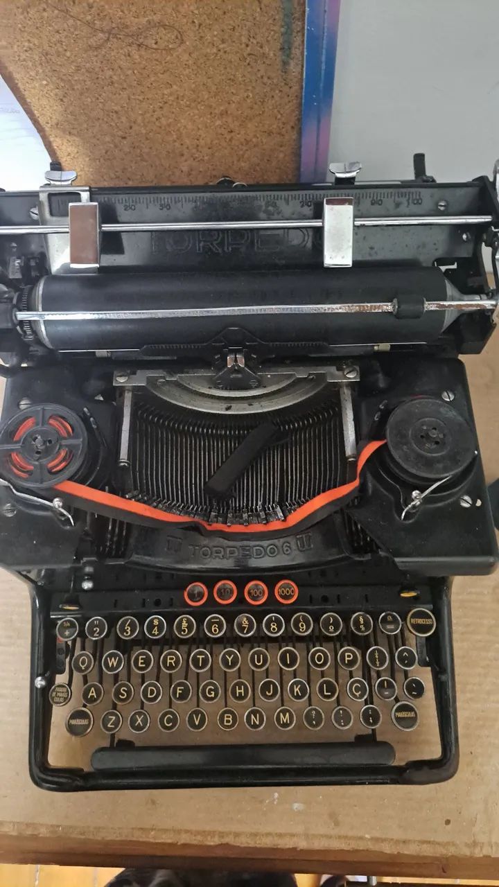 Máquina de escrever antiga - Foto 2