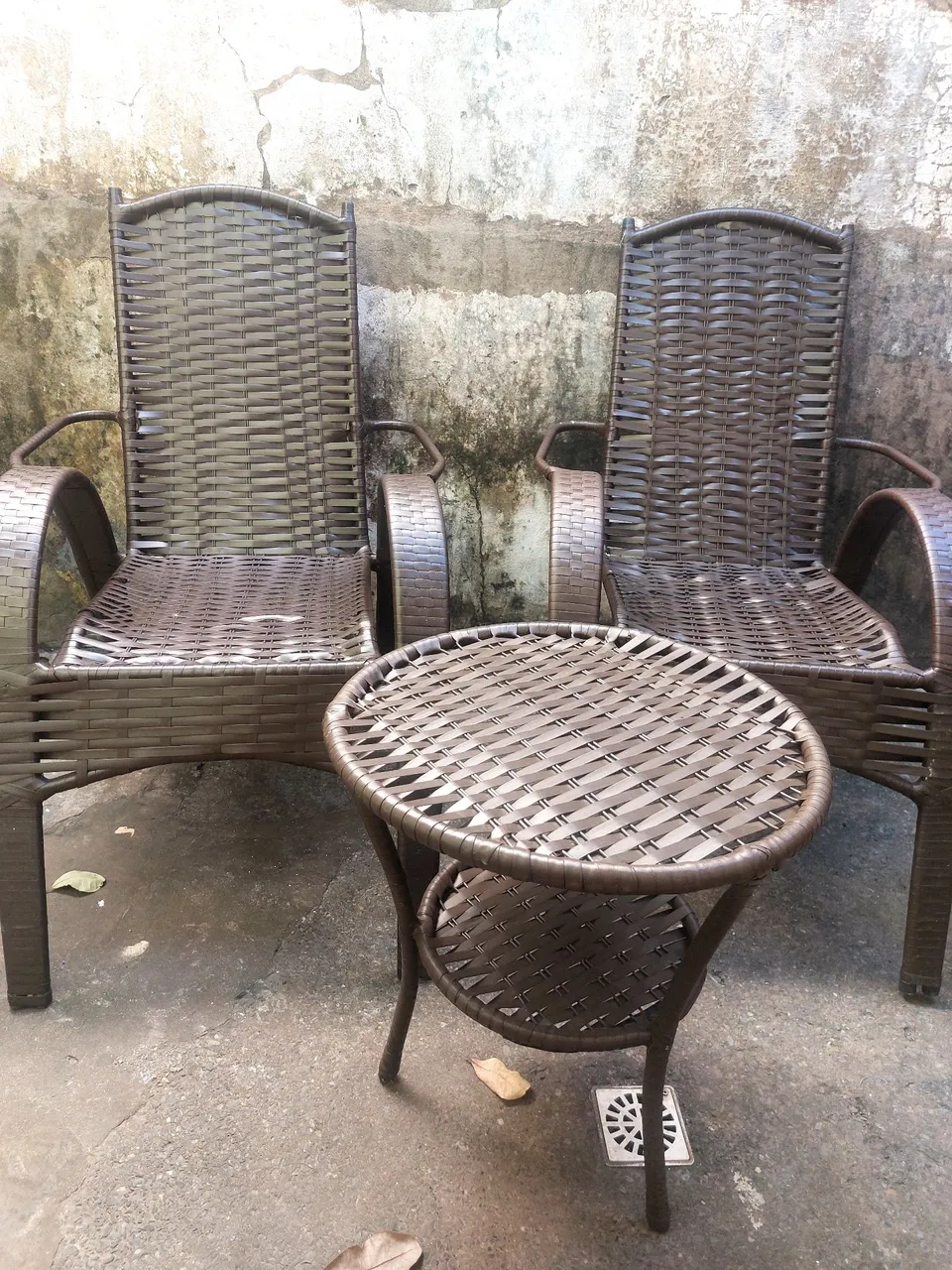 Conjunto de cadeiras e mesinha