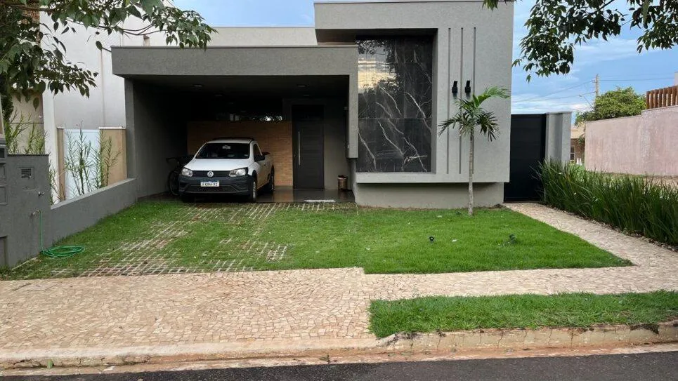 Linda casa no Cond Vila Romana 2 | É aqui na Imobiliária Rosa e Rangel