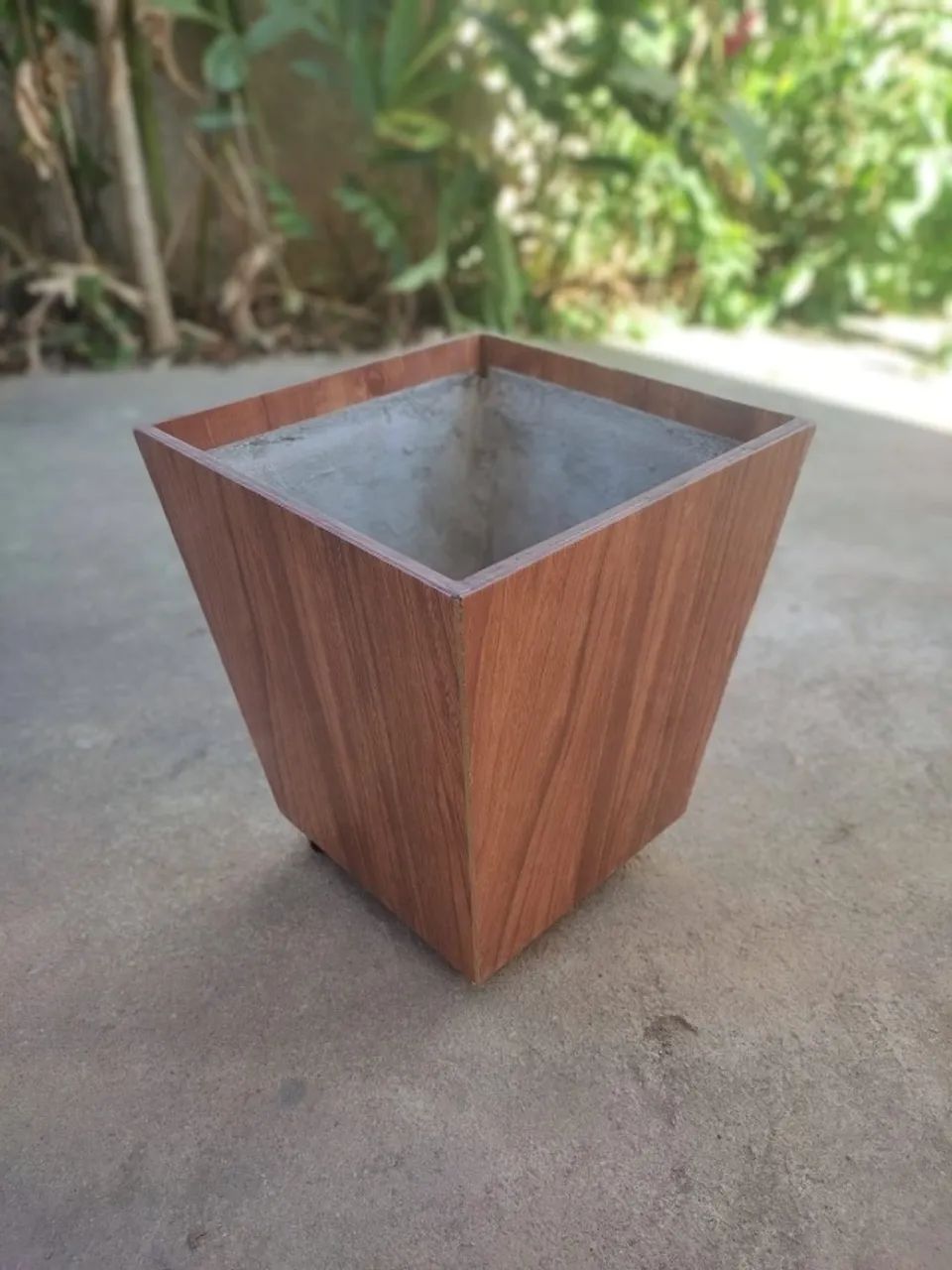 Vaso decorativo com rodinhas