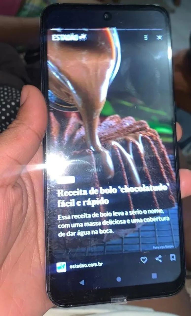 Smartphone com tela grande e câmera de alta resolução