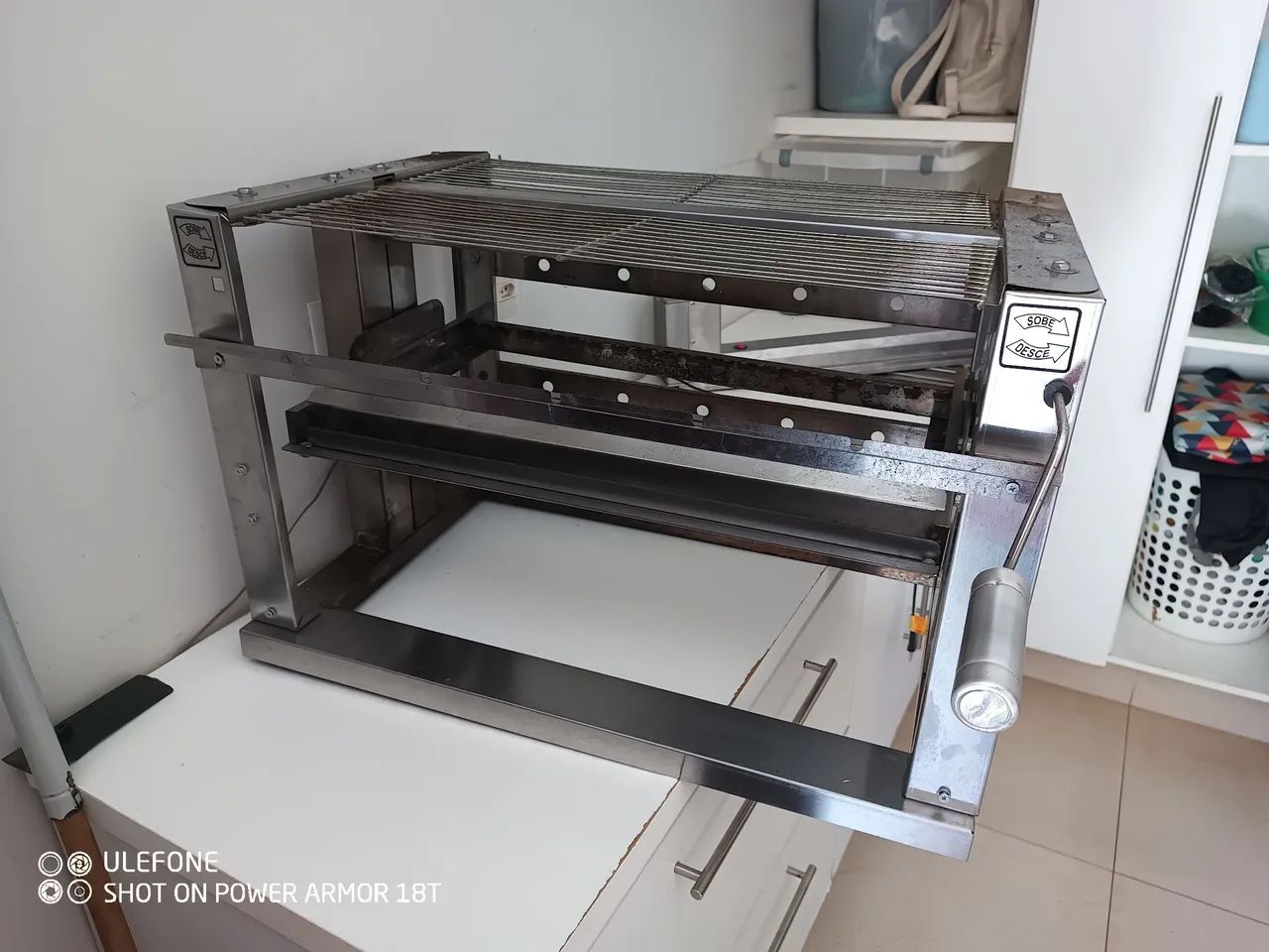 Churrasqueira com gira espeto Elétrico/parrilha  