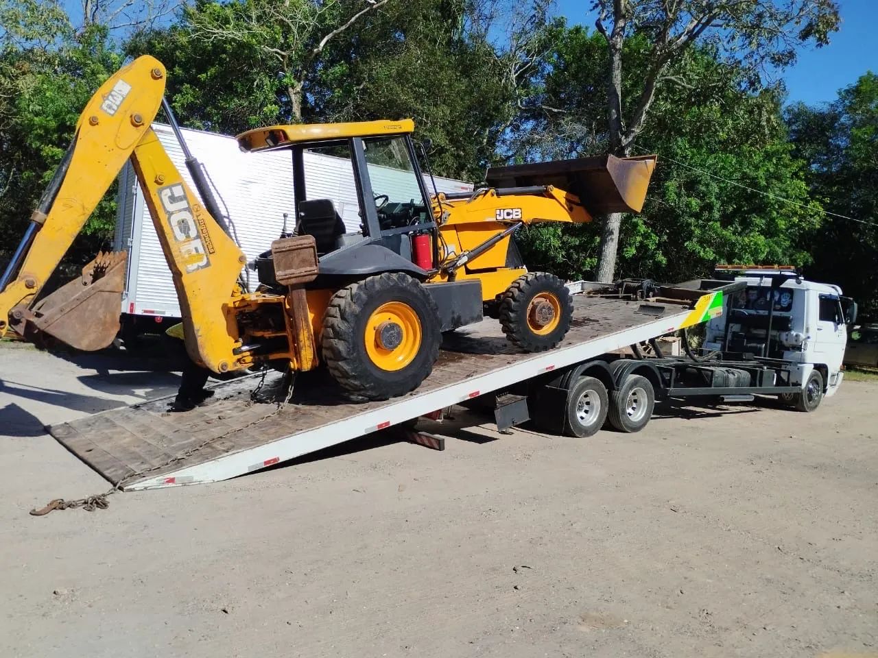 Retroescavadeira 4x4 JCB 2012 - Foto 4