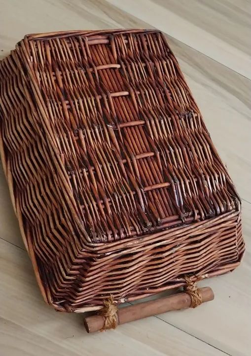 2 cestos,1 de vime e outro de palha redondo para decoração  - Foto 4