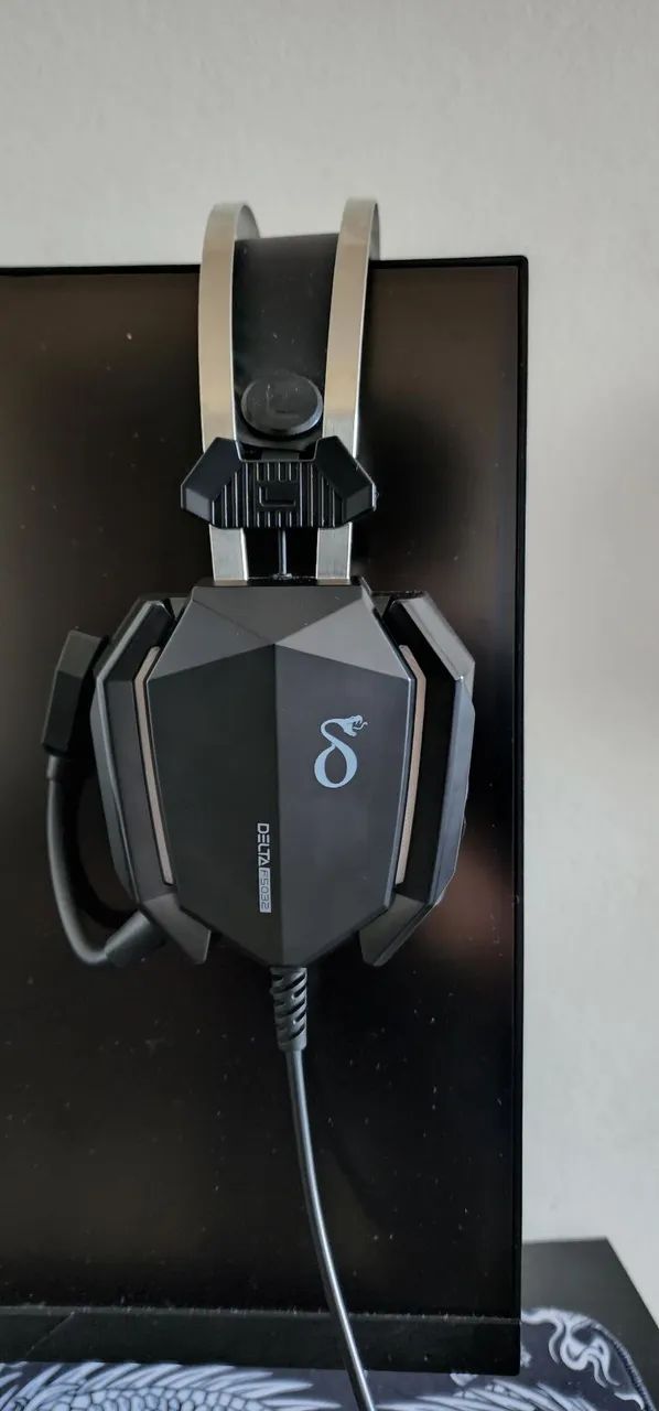 Fone de Ouvido Gamer Delta com LED RGB - Foto 2