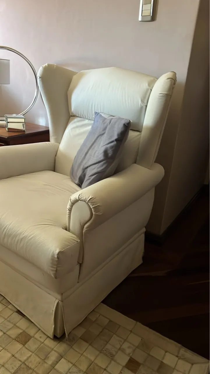 Poltrona elegante e confortável