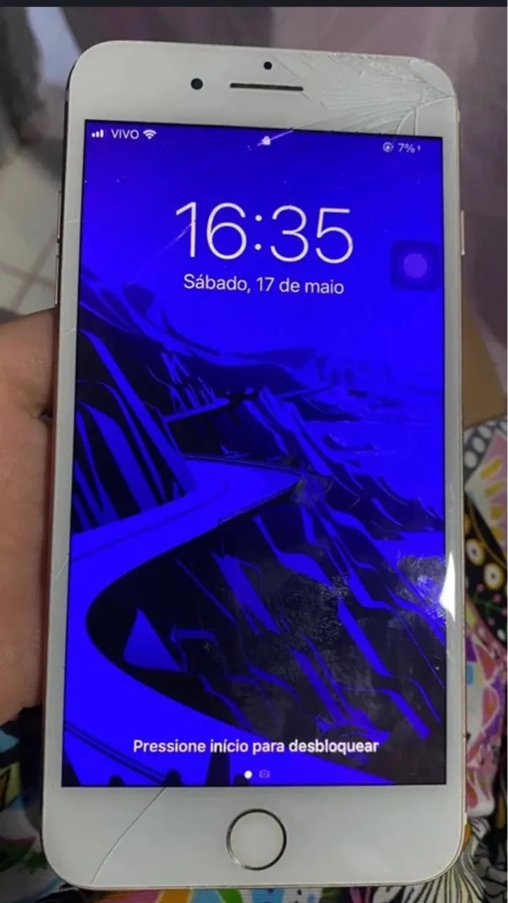 Vendo iPhone 7 Plus Tela trincada - Foto 2