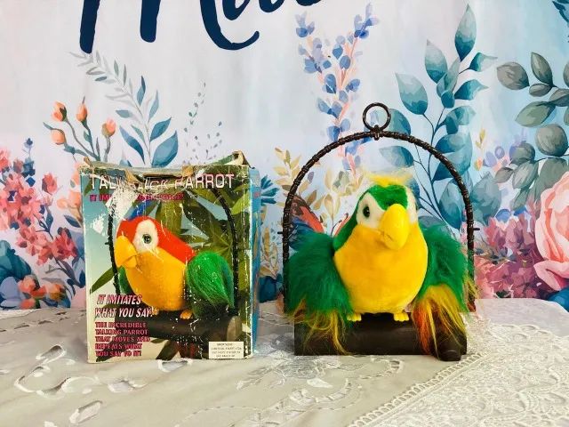 Talking Parrot Plush (Papagaio que repete todas as suas palavras)