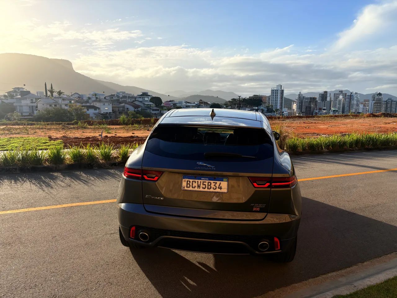 Jaguar E-Pace R-dynamic S 2.0 AWD 249cv Aut. 2019 - Foto 3