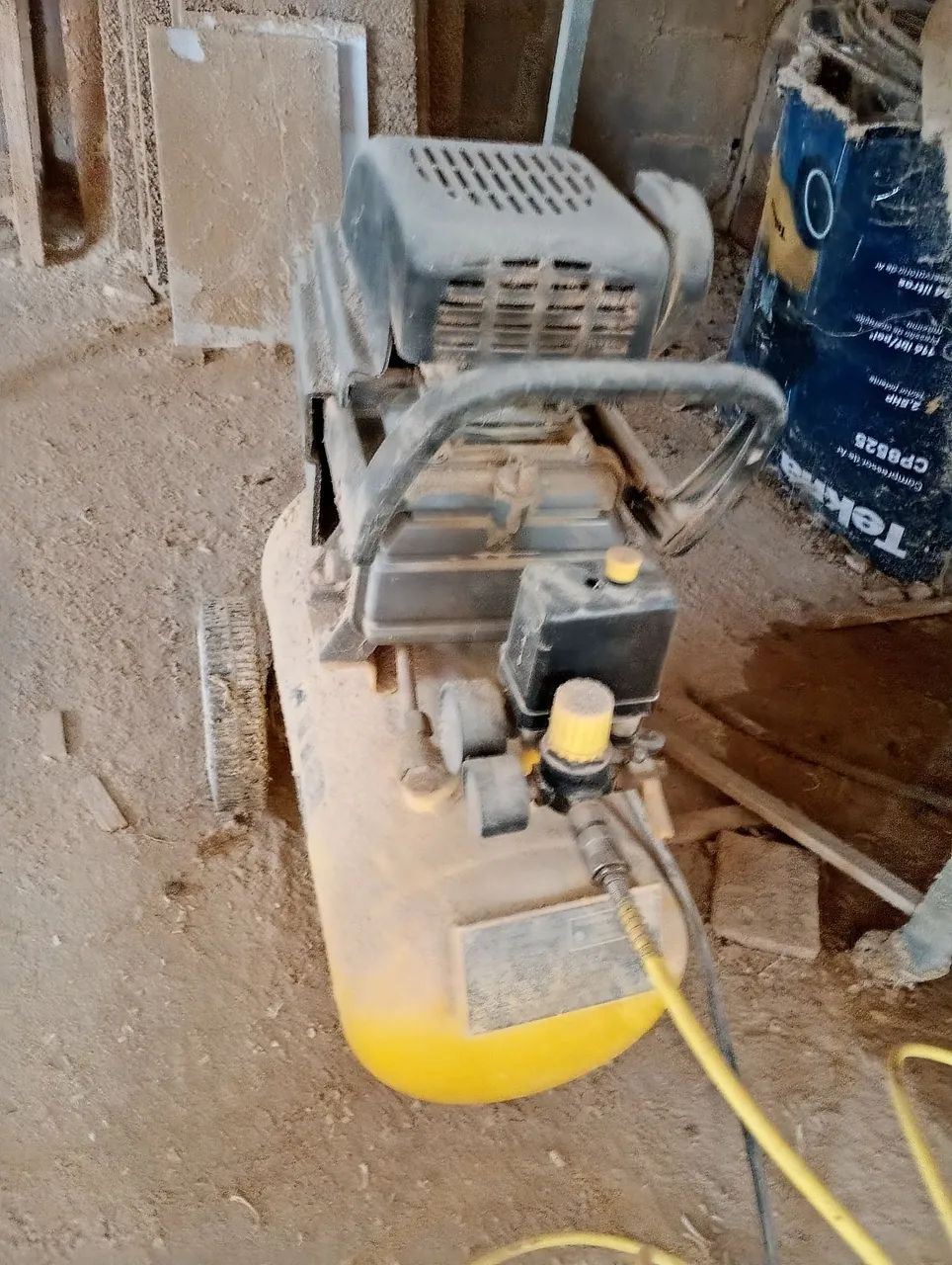 Compressor 25 litros 27 volta + muito mercadoria  - Foto 2