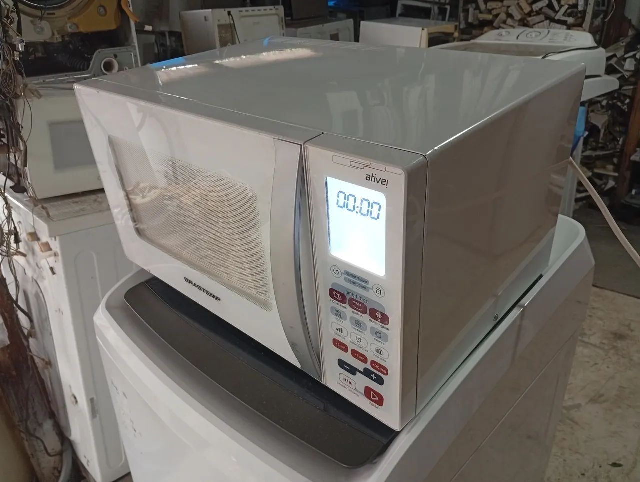 Microondas Brastemp 30 litros com dourador funcionando perfeitamente  - Foto 2