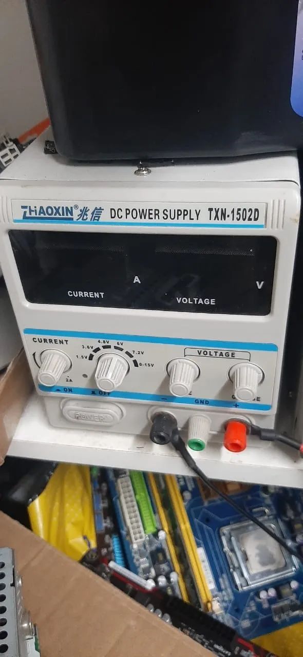 FONTE DE BANCADA ASSIMÉTRICA PRO ZHAOXIN TXN 1502 0-15V 2A - 127V CONSERTOS DE CELULARES - Foto 2