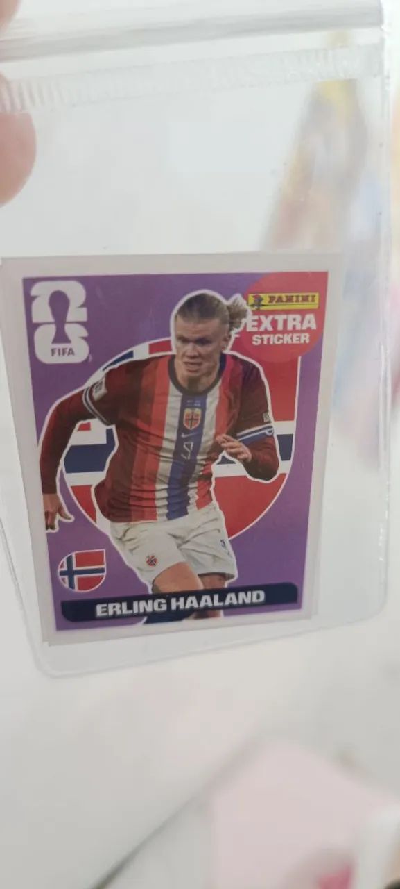 Carta Erling Haaland Extra Sticker Roxo