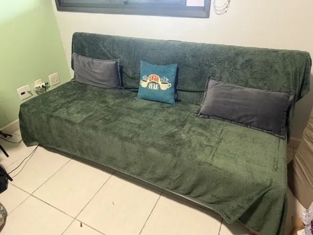 Sofá-cama com pés de madeira + 2 almofadas cinza - Foto 3