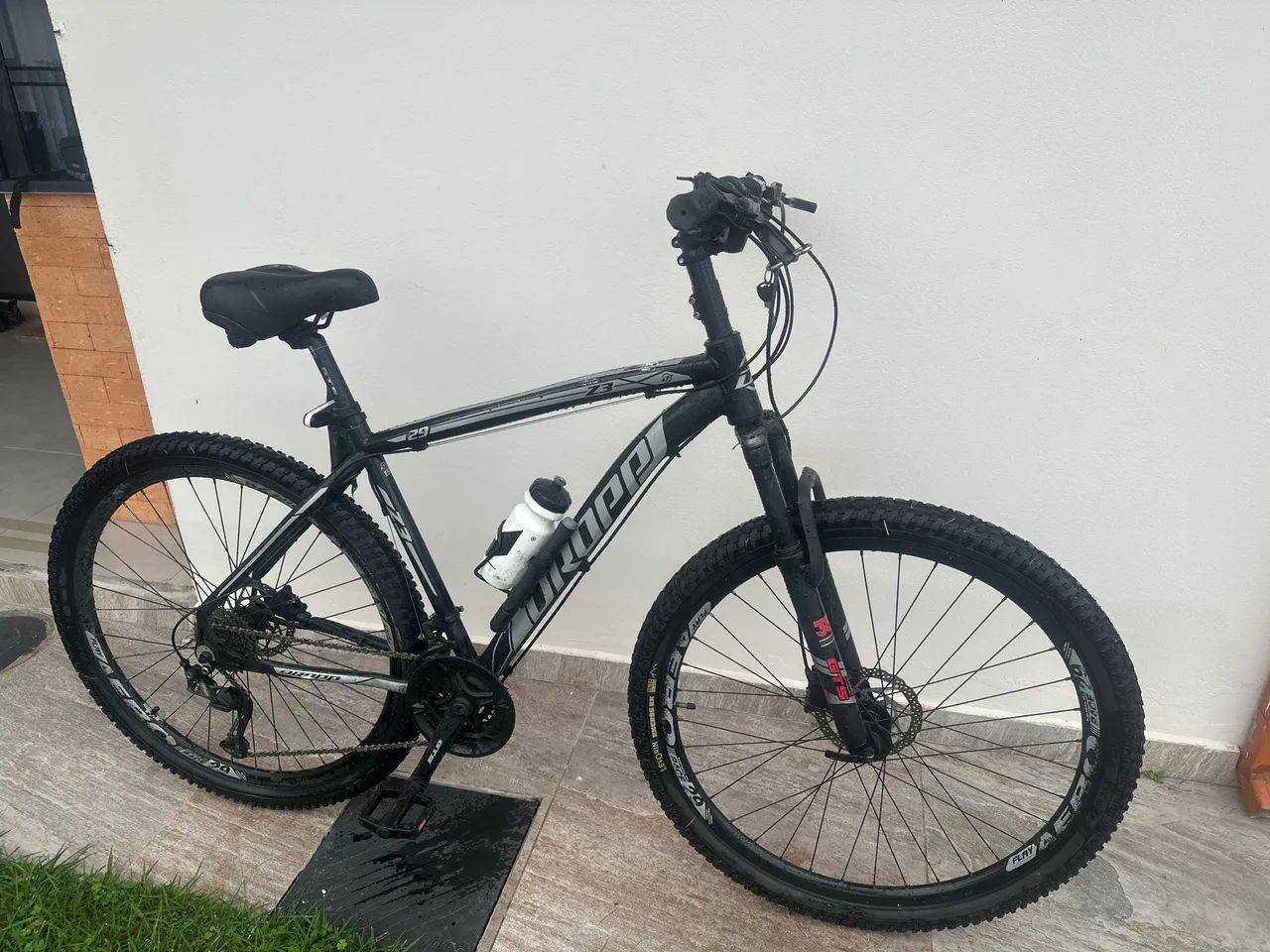 Bicicleta 29 Raider Z3X Pro 27V Câmbio Traseiro Shimano - Ciclismo