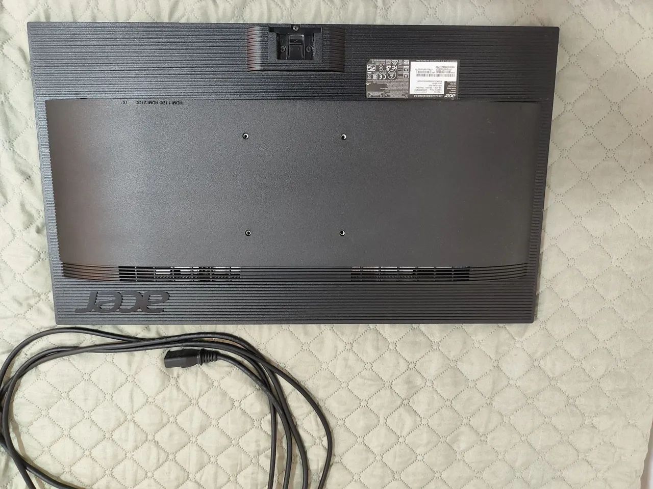 Monitor Acer 24 p 144hz 1 ms - Foto 2