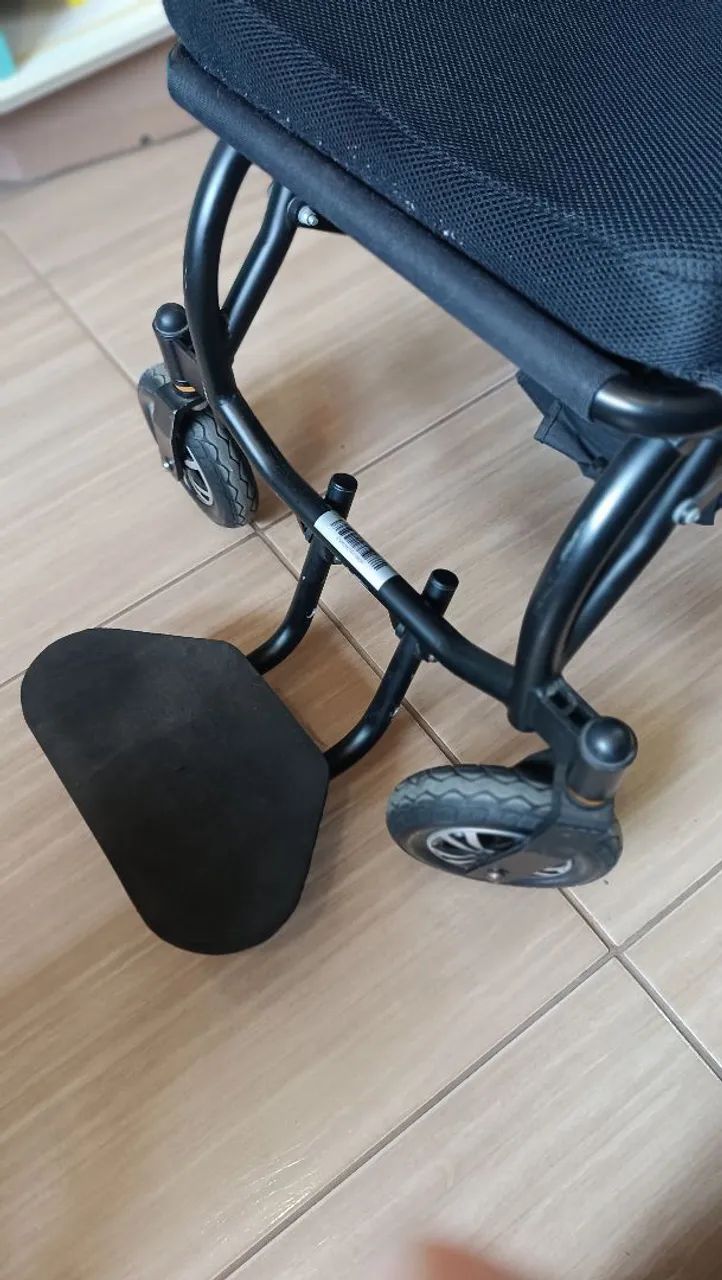 Cadeira de rodas motorizada  - Foto 3