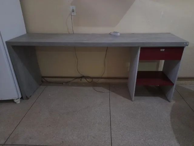 Mesa de Escritório 2 Metros com Gaveta e Prateleira - Bancada para Parede