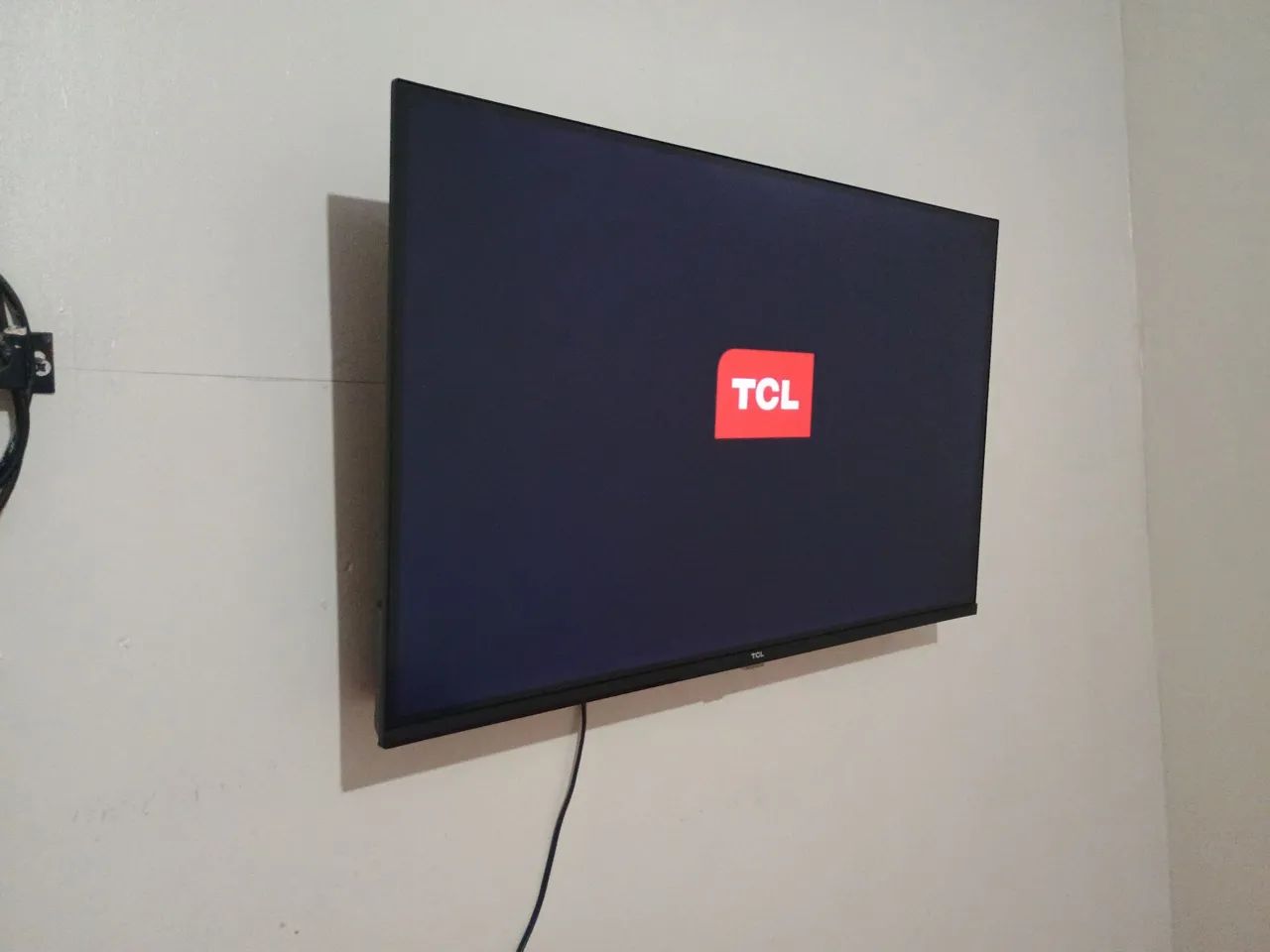 Vendo teve zerada TCL 32 nova Android valor 650  - Foto 4