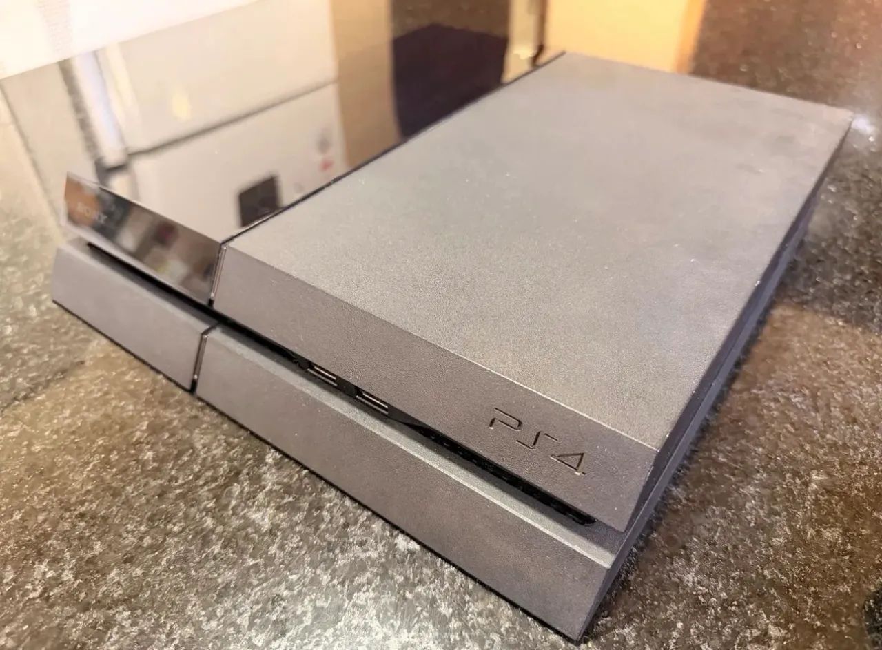 PlayStation 4 (PS4)