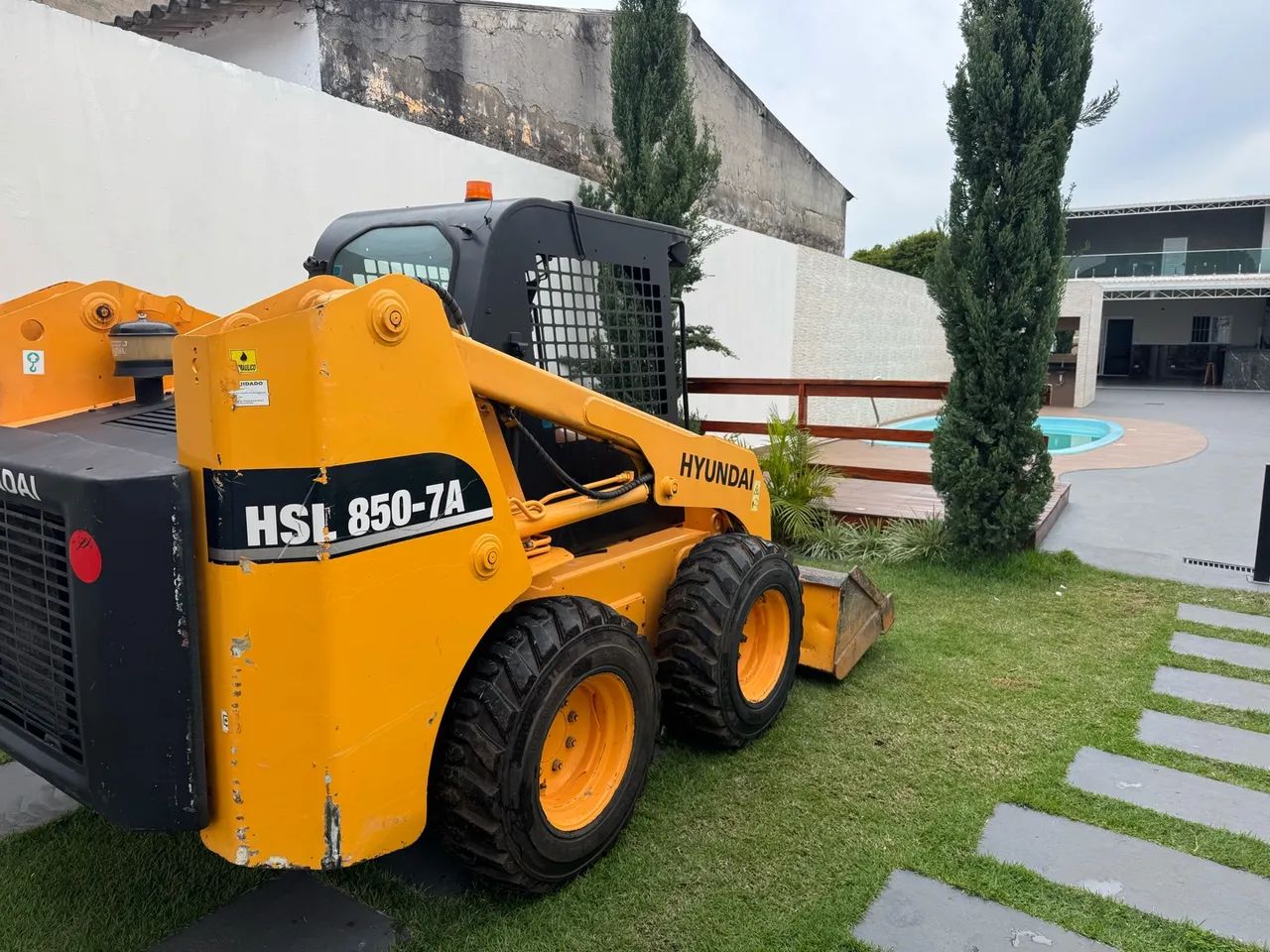 Mini carregadeira 