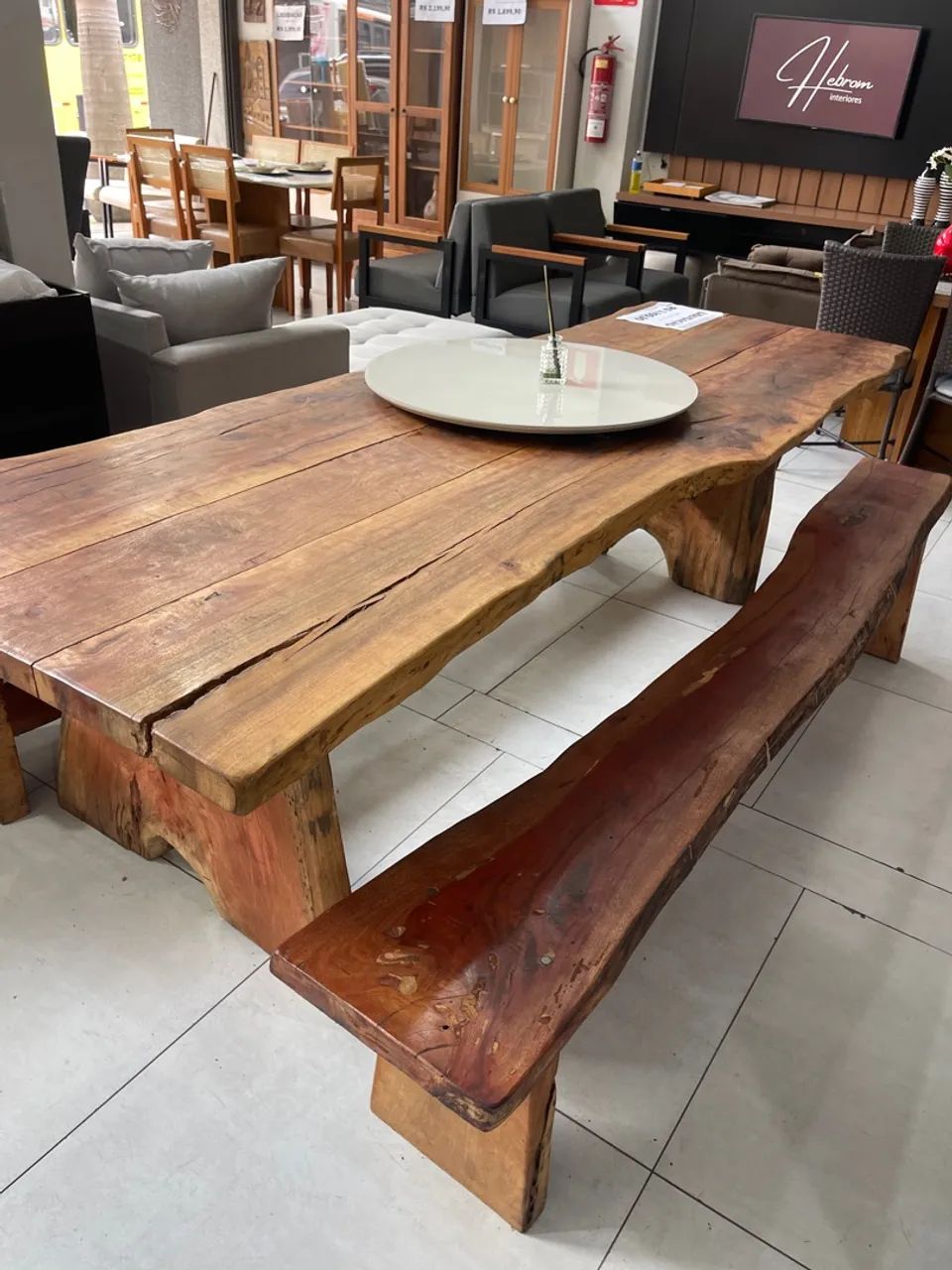 Mesa rústica de ipê 