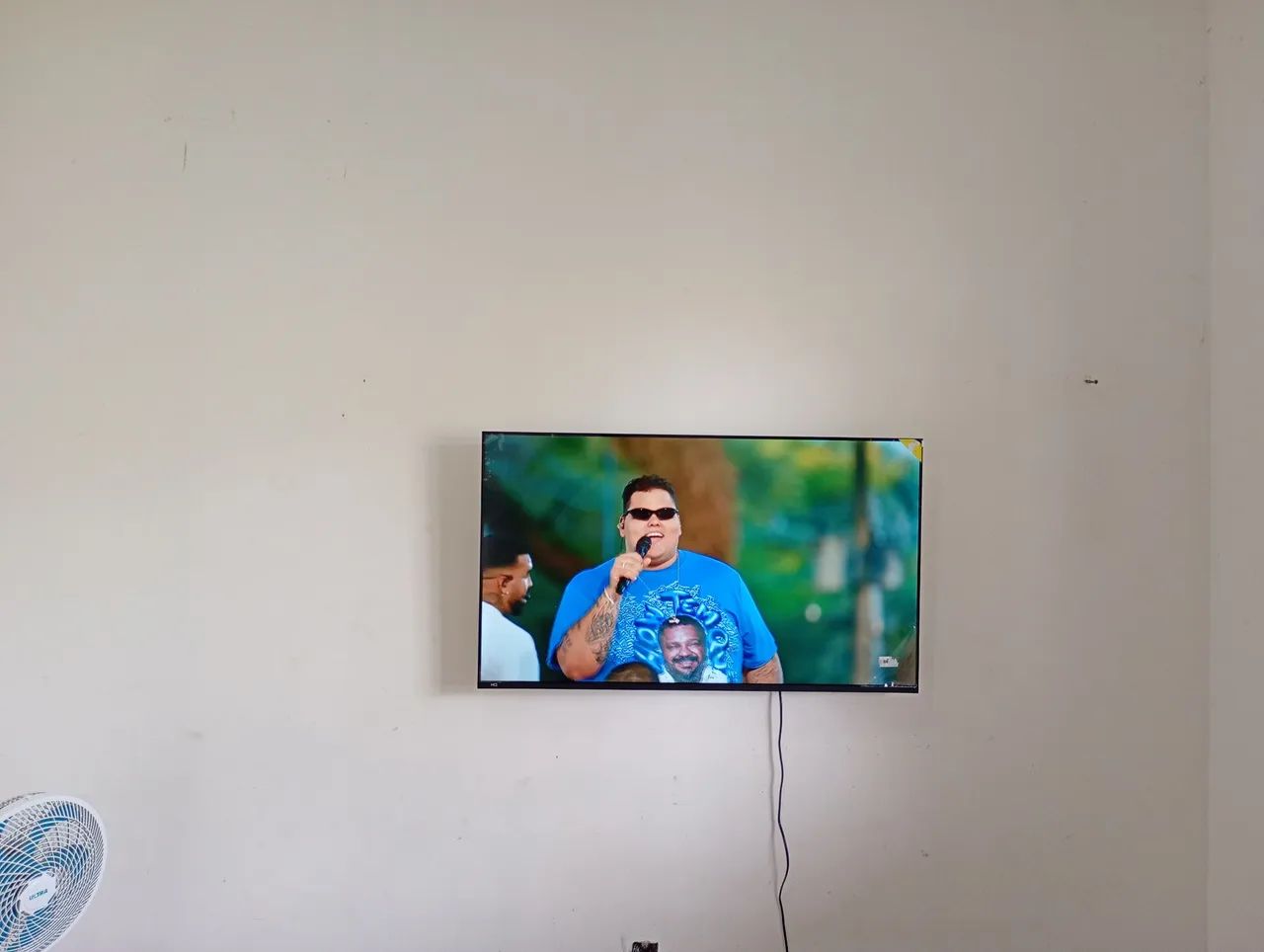 Tv smart 4k HQ Android 50 polegadas tá com película de proteção na tela zerada!