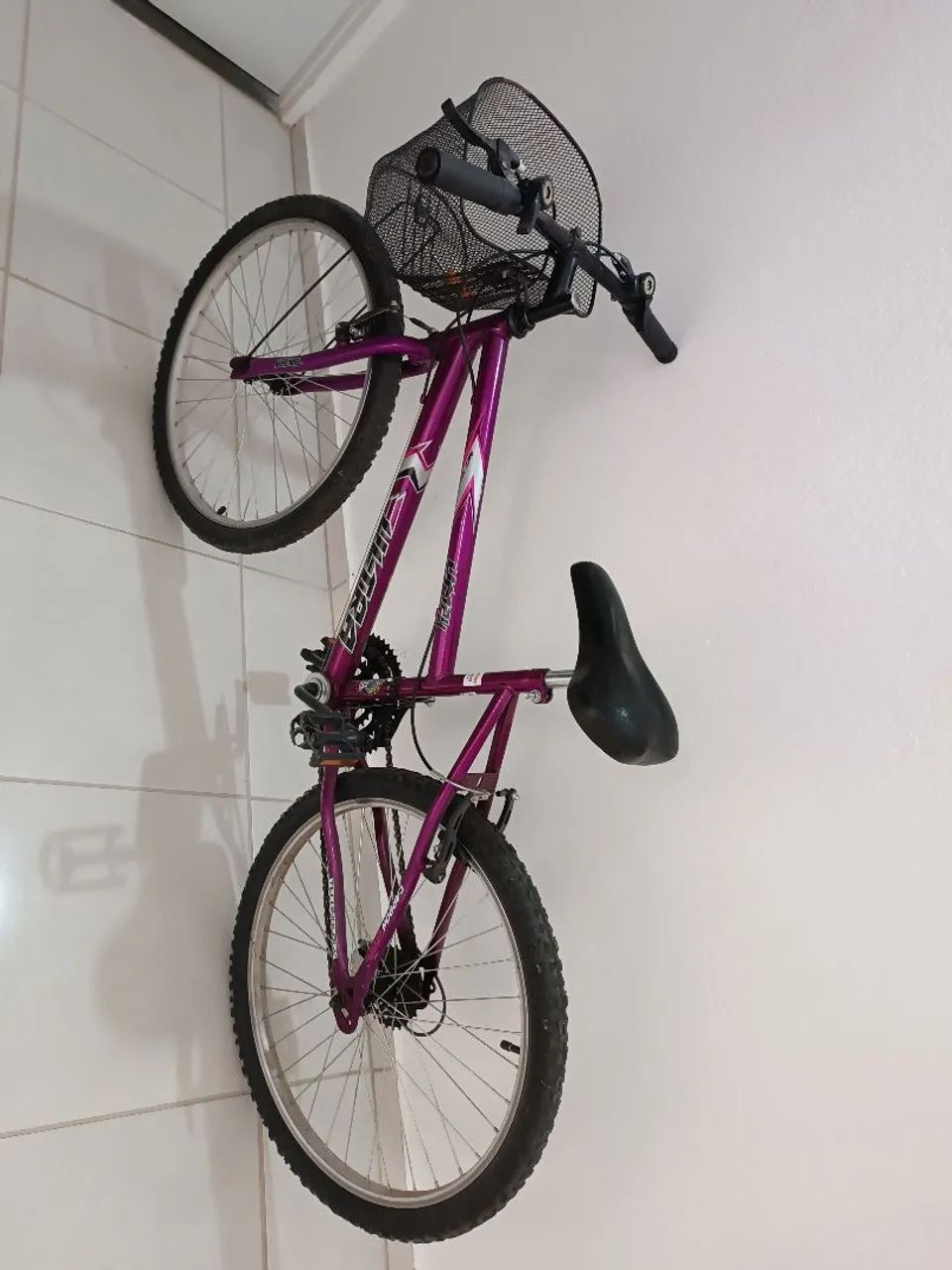 Vendo uma bicicleta 