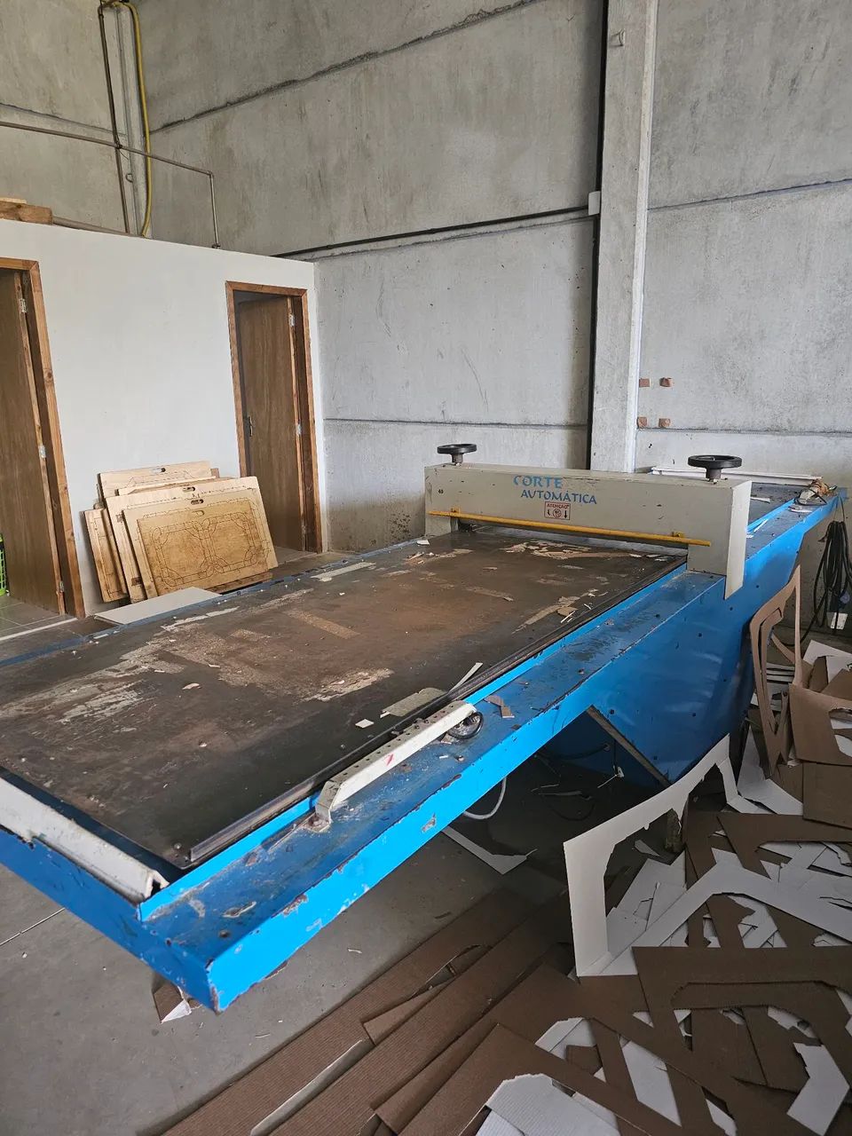 Máquina de corte e vinco - Foto 3