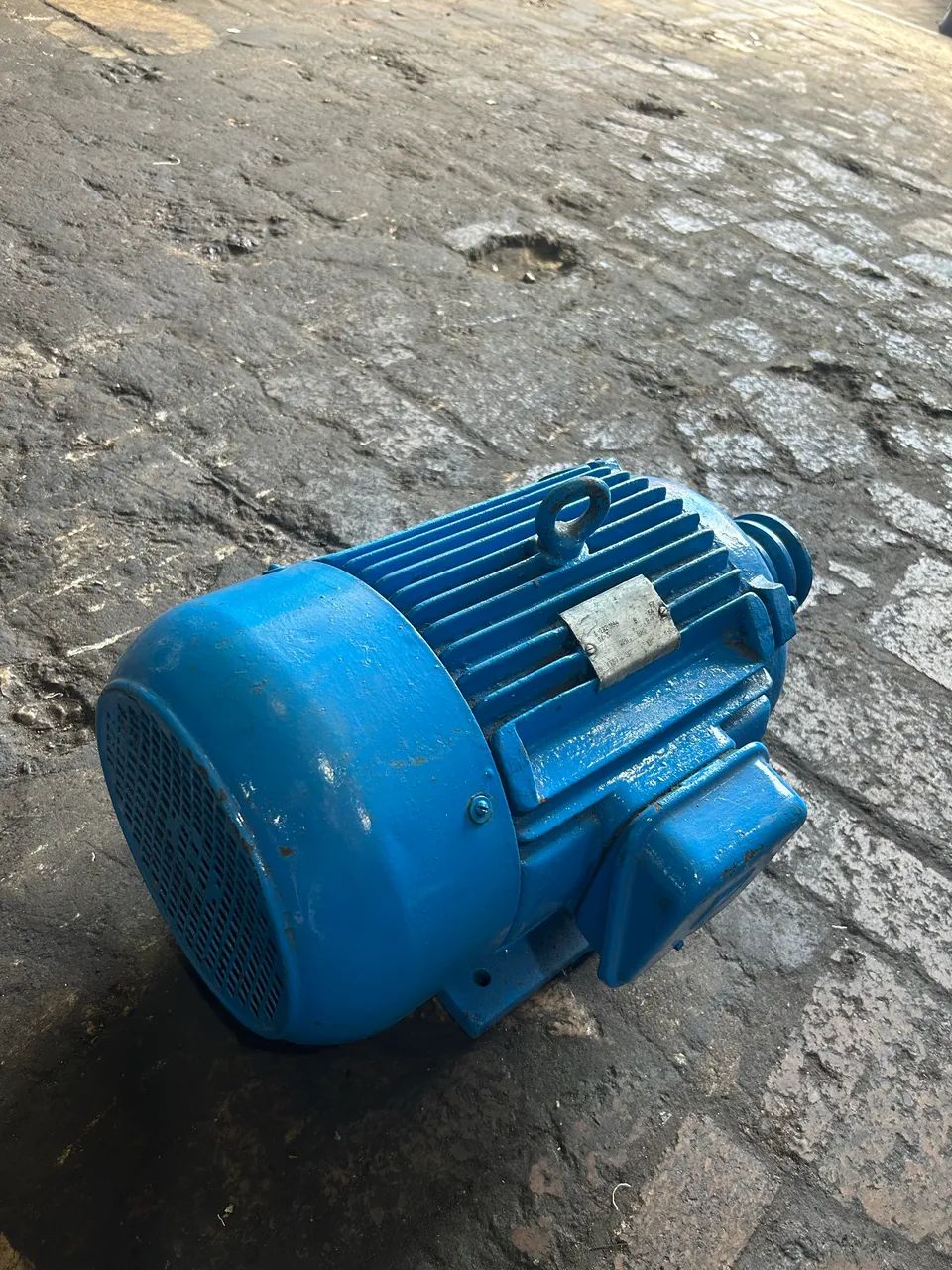 Motor elétrico de baixa