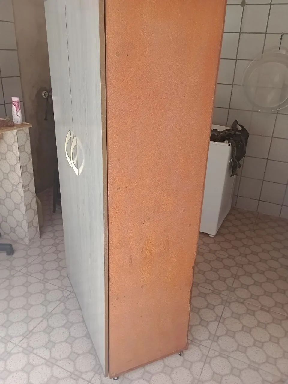 Um guarda roupa bem conservado  - Foto 4
