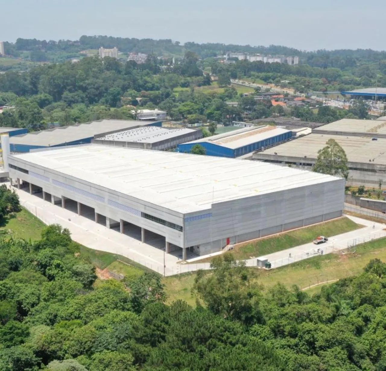 Galpão com 1.121m2 para locação em Itaquera