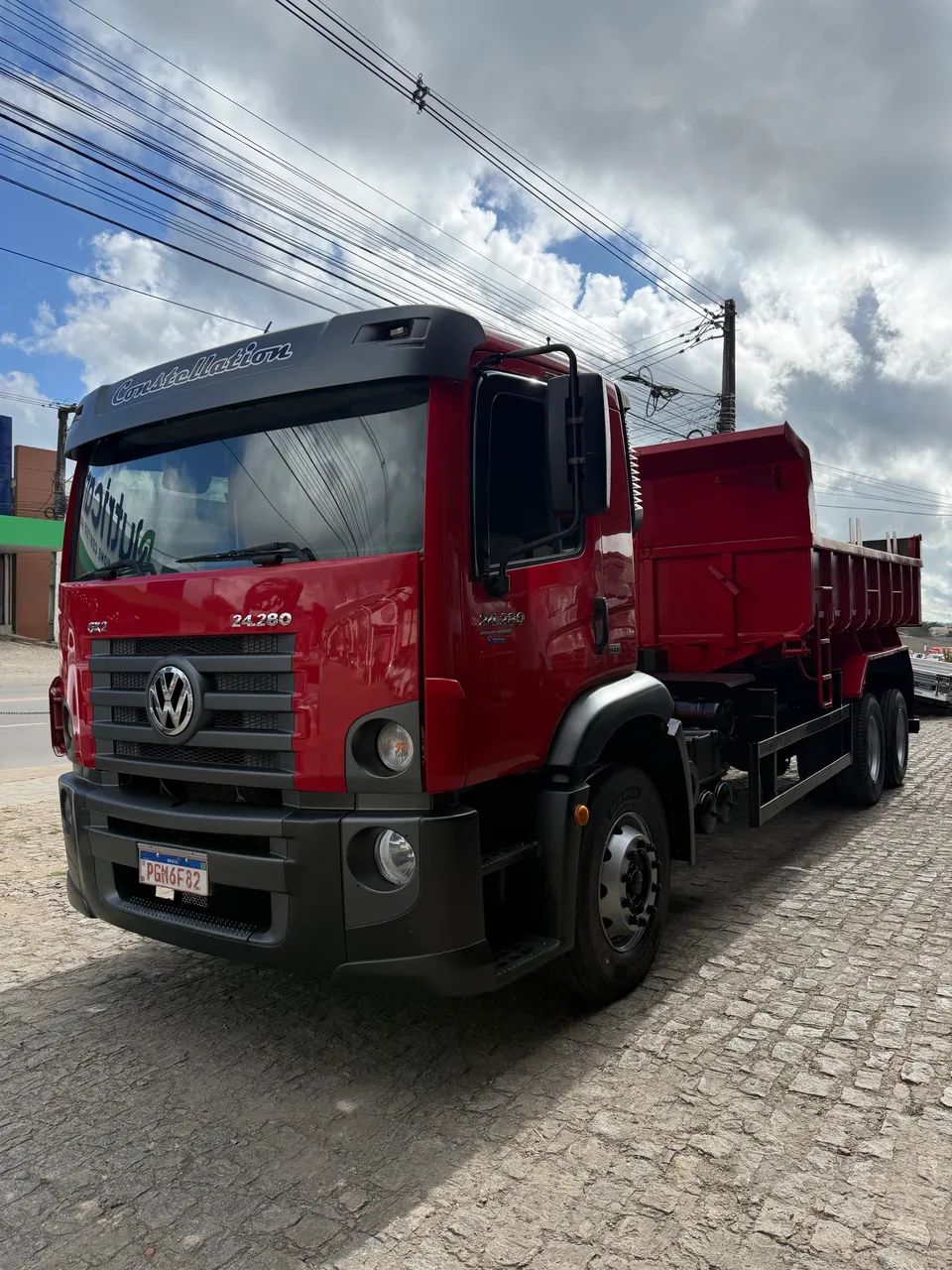 VW 24.280 Constellation caçamba 