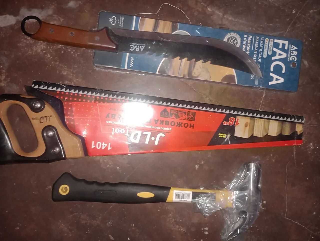 Kit com serrote+martelo e facão  - Foto 2