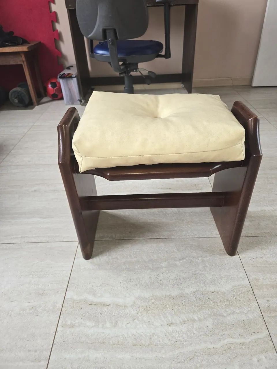 Puff de madeira maciça