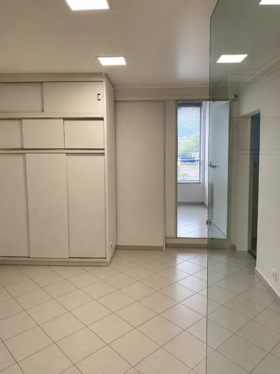 SALA COMERCIAL PARA LOCAÇÃO - AV. CHAMPAGNAT - Foto 3