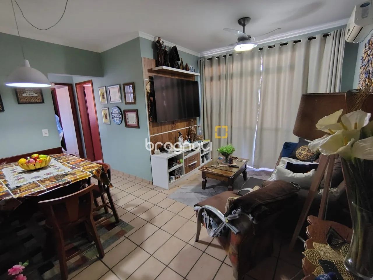 Lindo Apartamento Mobiliado com 2 Quartos (1 Suíte) e Garagem a Poucos Passos do Mar em Ca - Foto 2