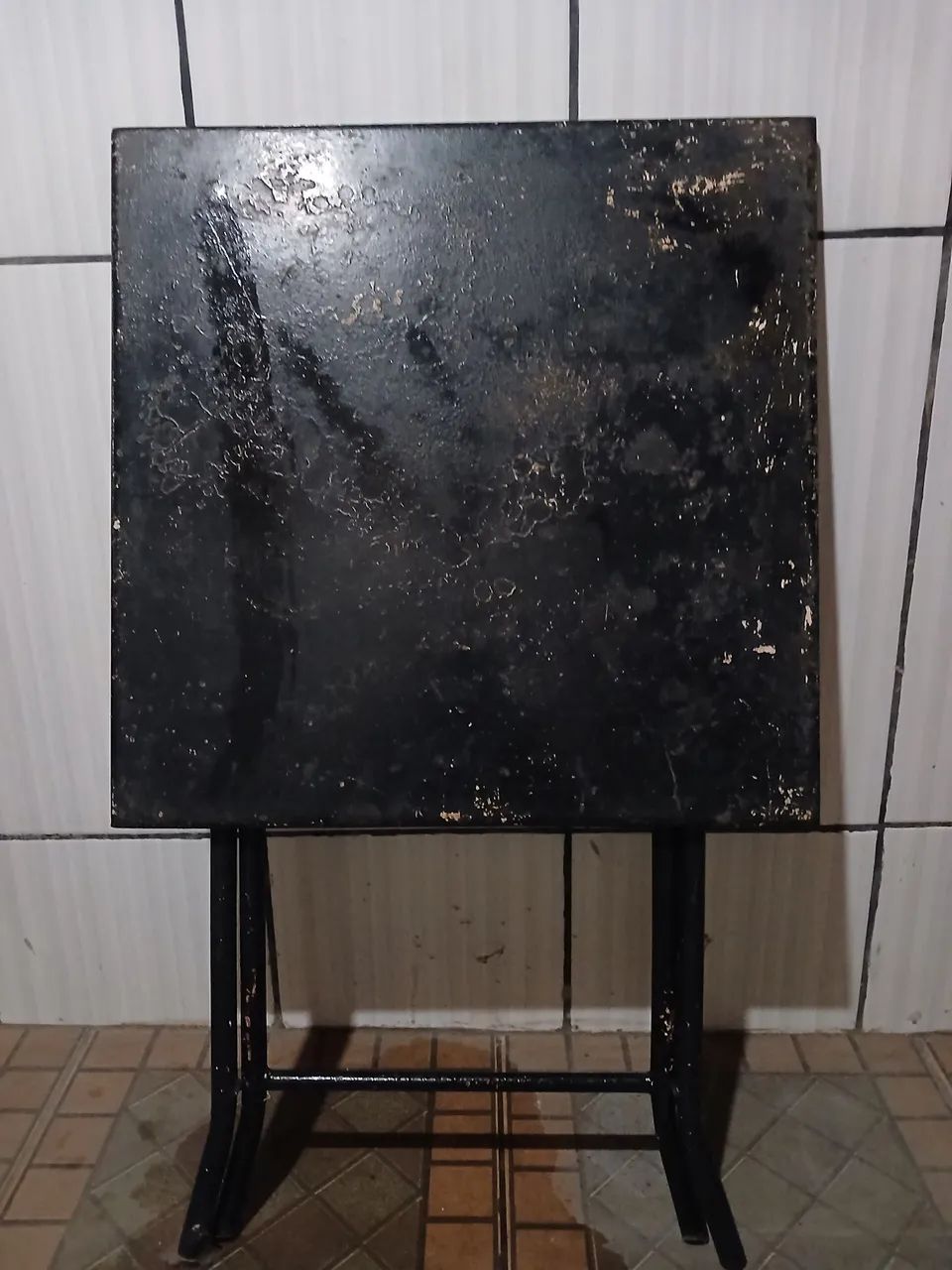 Vendo mesa de ferro dobrável - Foto 2