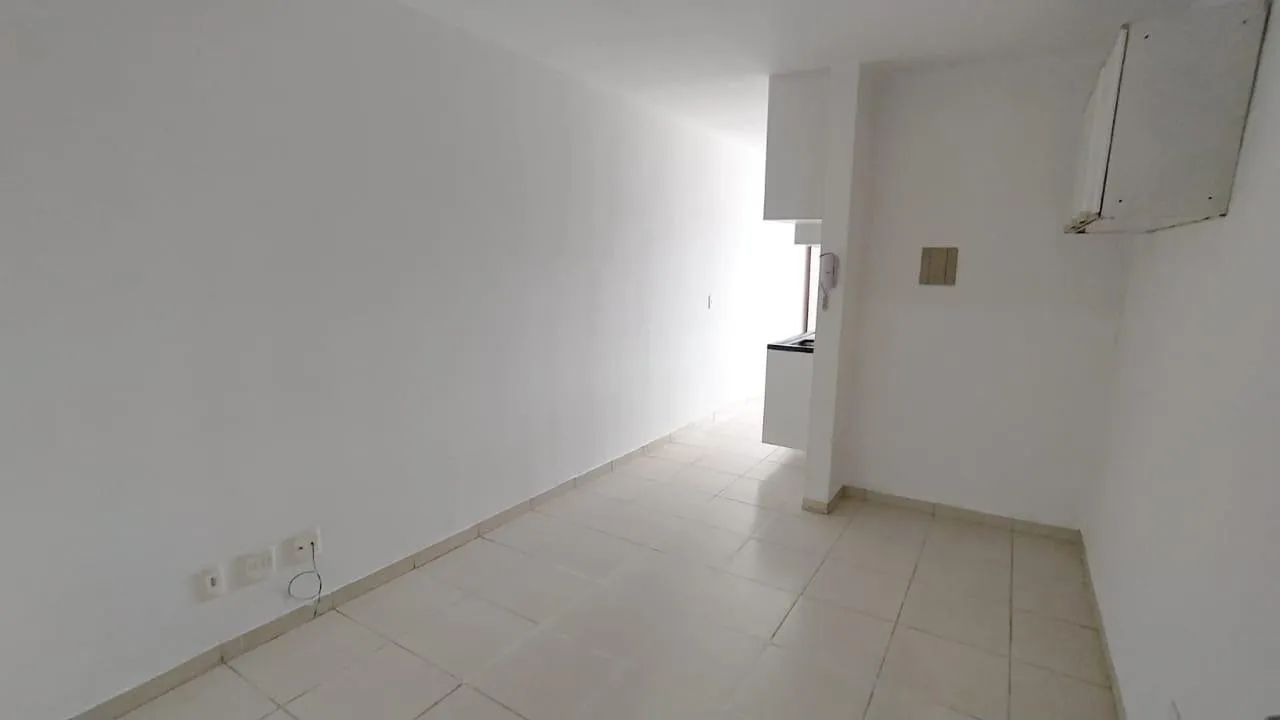 CLN 3 - Apartamento de 01 quarto com armários!