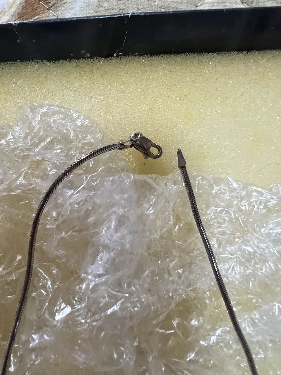 Gargantilha em prata com pingente pérola e strass - Foto 3