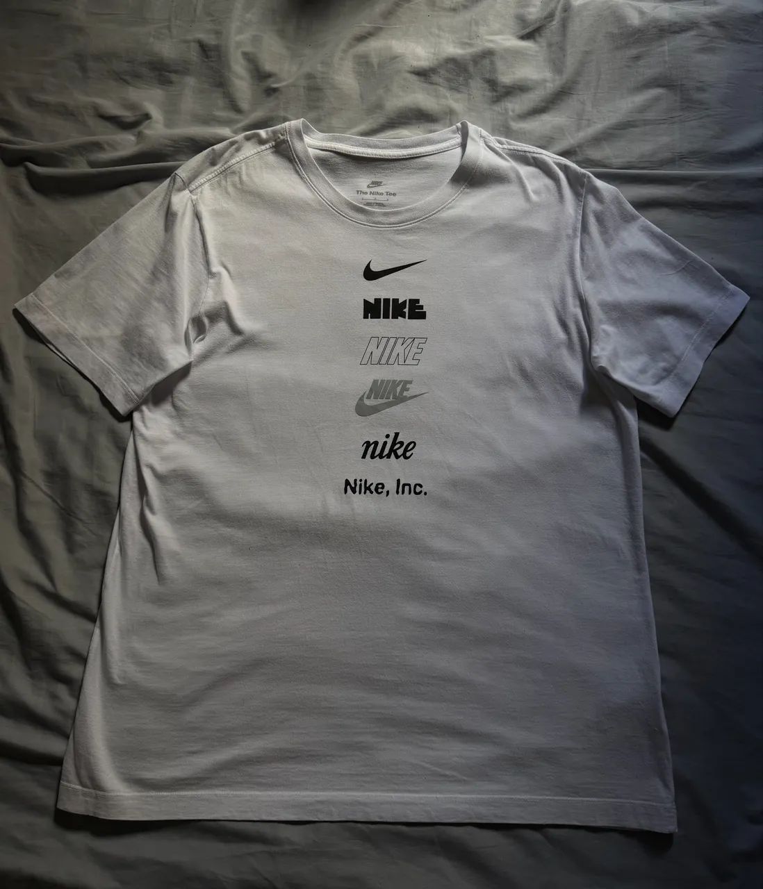 Camiseta Nike Tee Club Logos