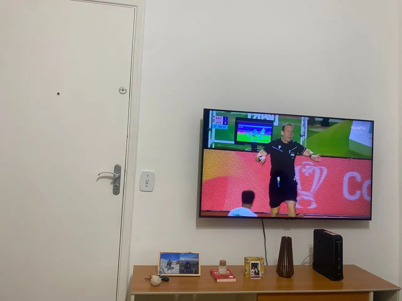 Vendo Smartv Samsung 50 polegadas 4k borda infinita com comando de voz e Xbox R$ 1850,00 - Foto 3