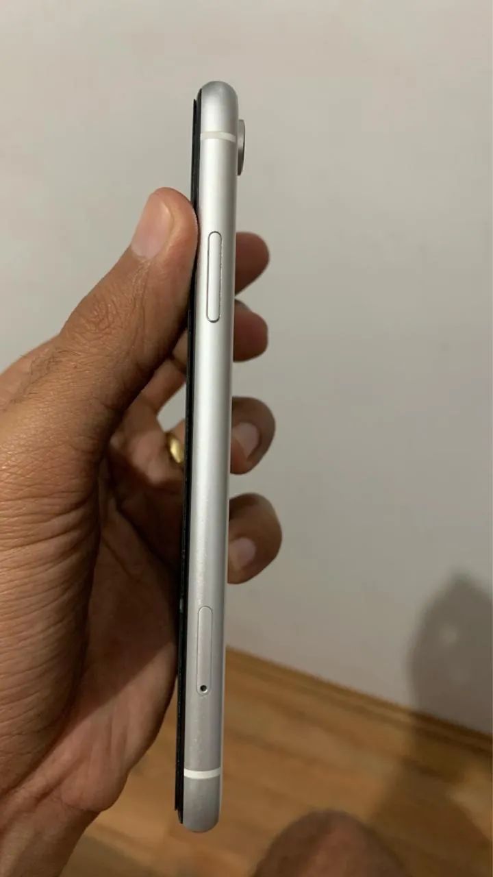 iPhone XR 64GB BRANCO - Foto 2