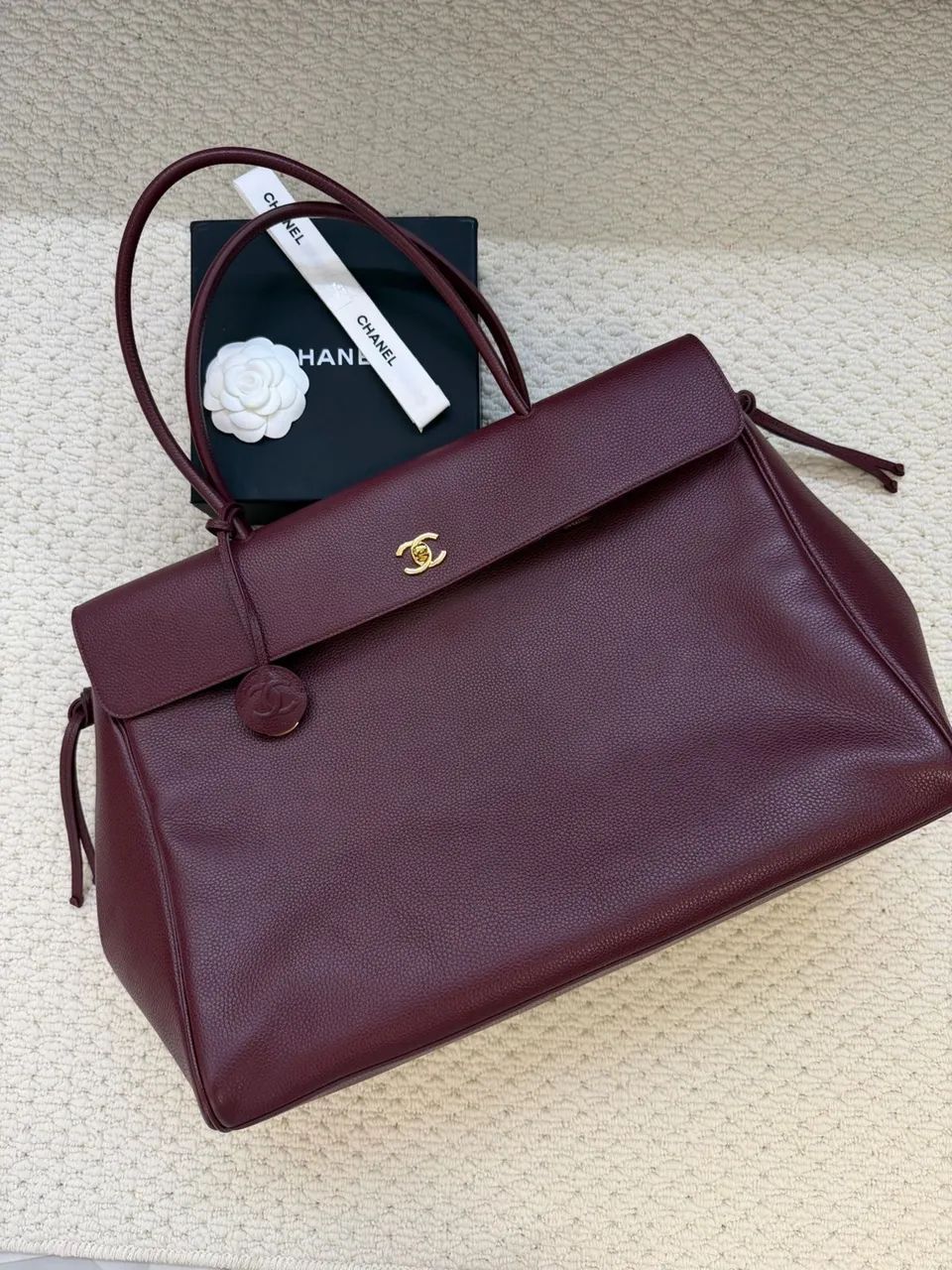 Bolsa Channel grande vinho 