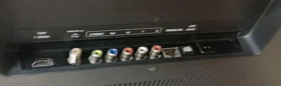 Com defeito: Tv 50 4k Philips com a tela quebrada - Foto 3