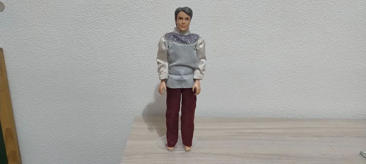 Boneco Ken - Príncipe Carlos - Mattel